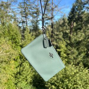 COACH Women's Small Wristlet Green Pebbled Leather Gunmetal Hardware 22952